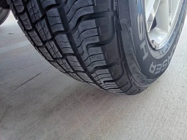 2004 Ford Explorer 3rd Gen - Image 12 of 13