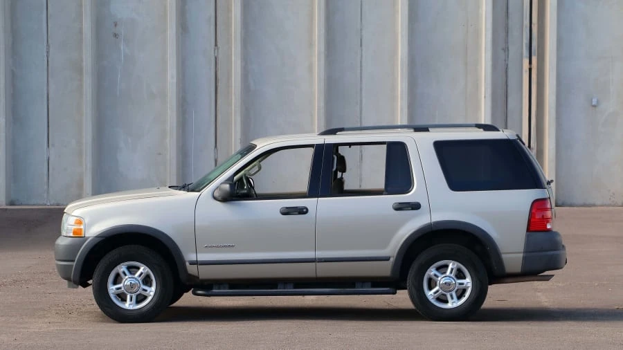 2004 Ford Explorer 3rd Gen - Image 2 of 12