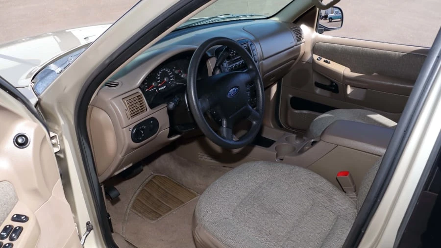 2004 Ford Explorer 3rd Gen - Image 4 of 12