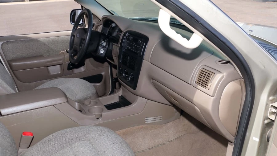 2004 Ford Explorer 3rd Gen - Image 5 of 12