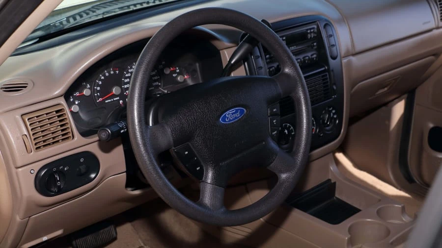 2004 Ford Explorer 3rd Gen - Image 10 of 12