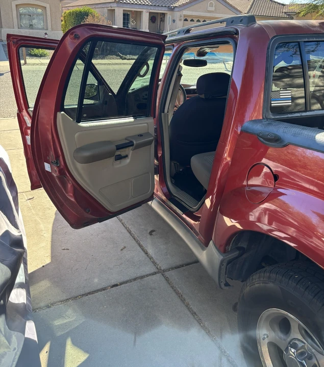 2004 Ford Explorer Sport Trac - Image 11 of 21