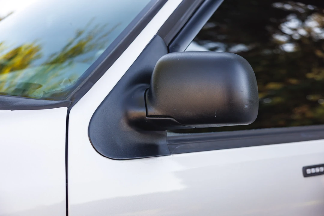 2004 Ford Explorer 3rd Gen - Image 25 of 31