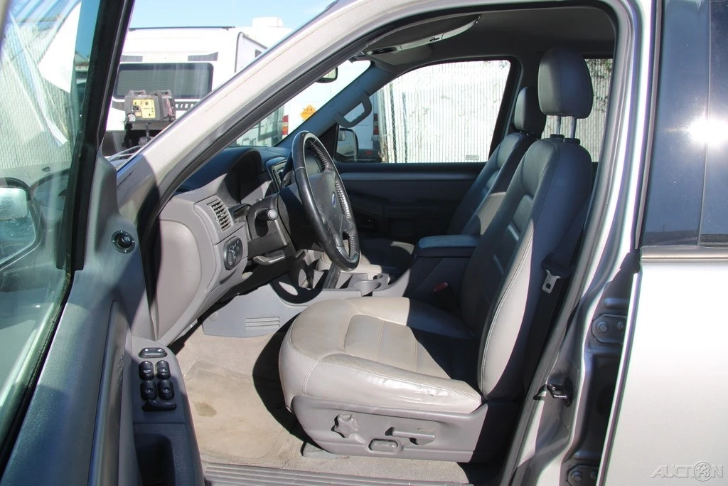 2004 Ford Explorer 3rd Gen - Image 12 of 21