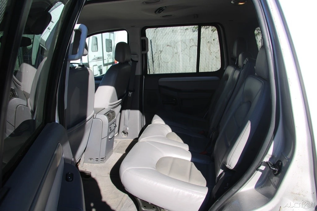 2004 Ford Explorer 3rd Gen - Image 18 of 21
