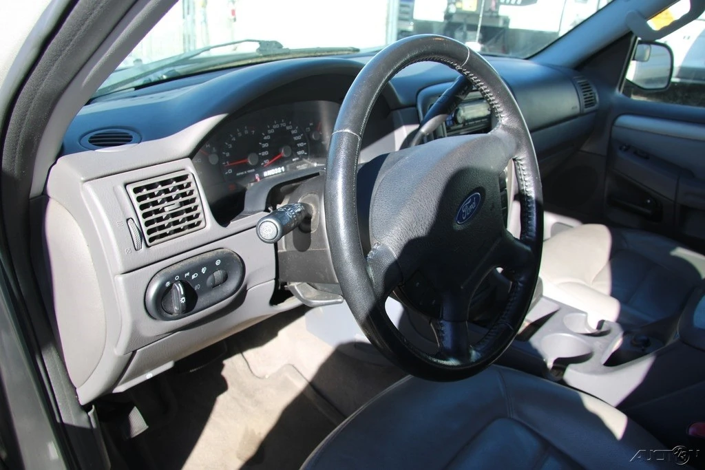 2004 Ford Explorer 3rd Gen - Image 13 of 21