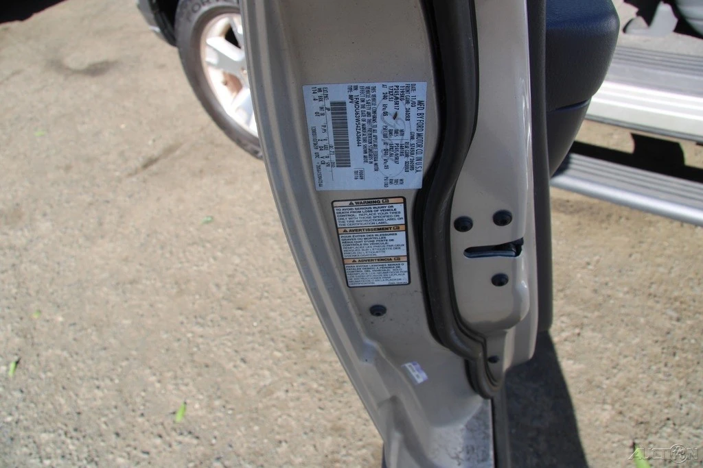 2004 Ford Explorer 3rd Gen - Image 10 of 21