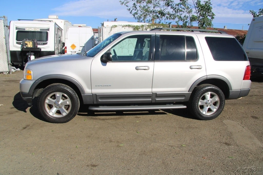 2004 Ford Explorer 3rd Gen - Image 3 of 21
