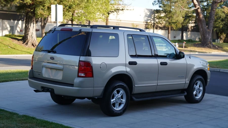 2004 Ford Explorer 3rd Gen - Image 3 of 23
