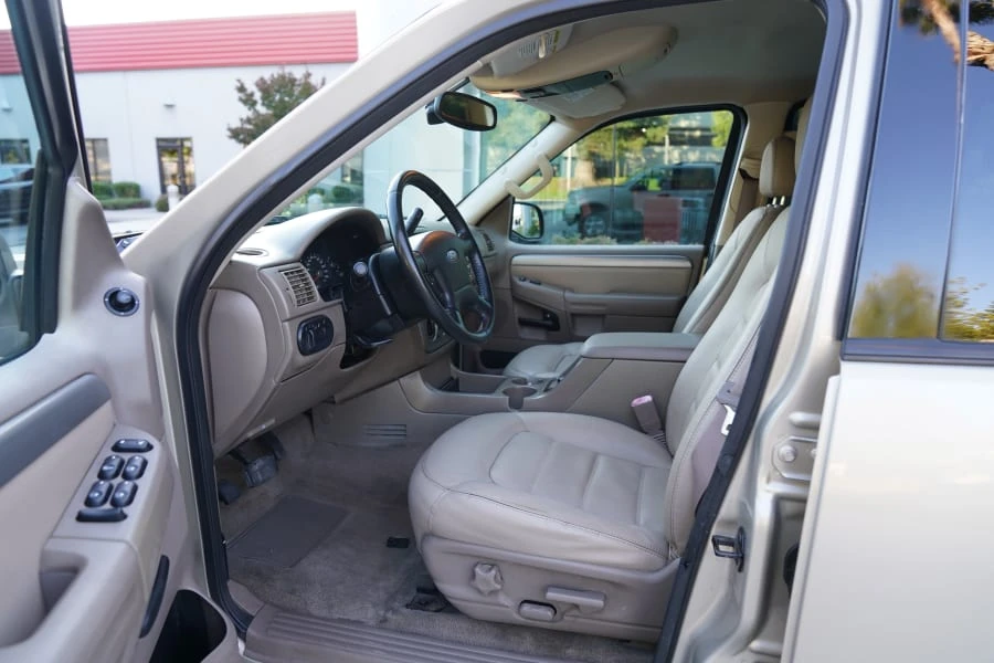 2004 Ford Explorer 3rd Gen - Image 9 of 23