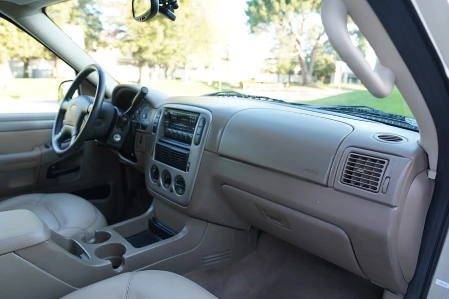 2004 Ford Explorer 3rd Gen - Image 11 of 23