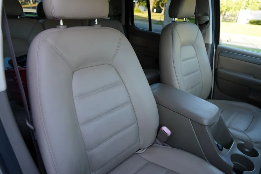 2004 Ford Explorer 3rd Gen - Image 13 of 23