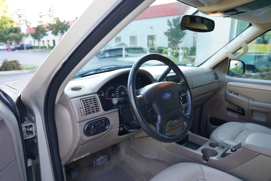 2004 Ford Explorer 3rd Gen - Image 12 of 23