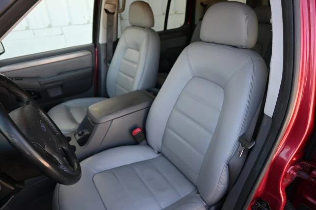 2004 Ford Explorer 3rd Gen - Image 4 of 7