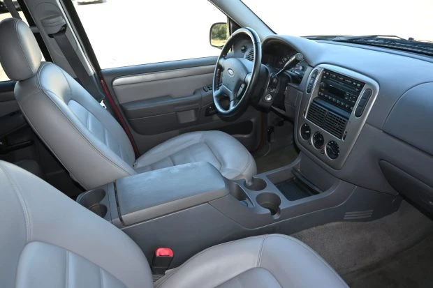 2004 Ford Explorer 3rd Gen - Image 5 of 7