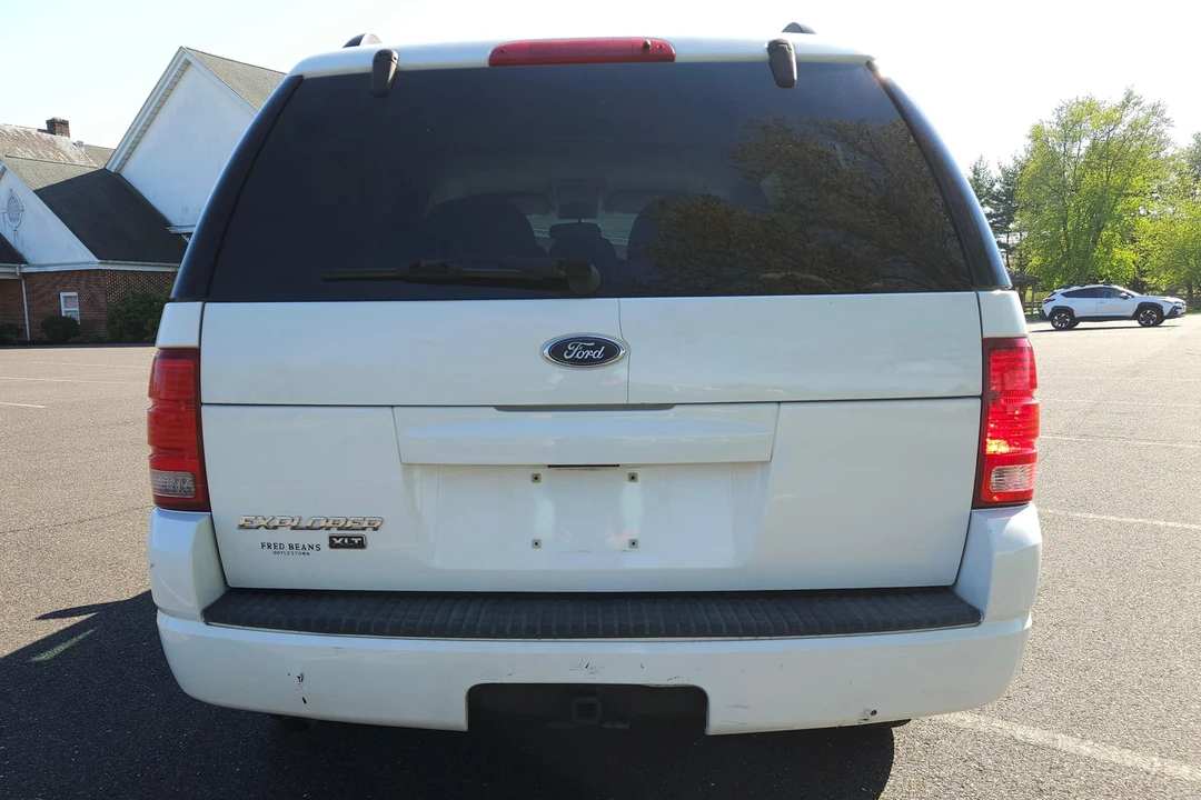 2004 Ford Explorer 3rd Gen - Image 5 of 31