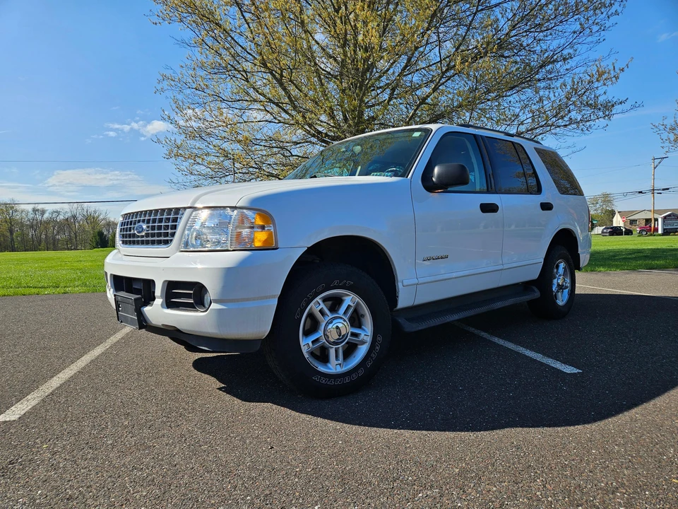 2004 Ford Explorer 3rd Gen - Image 9 of 31
