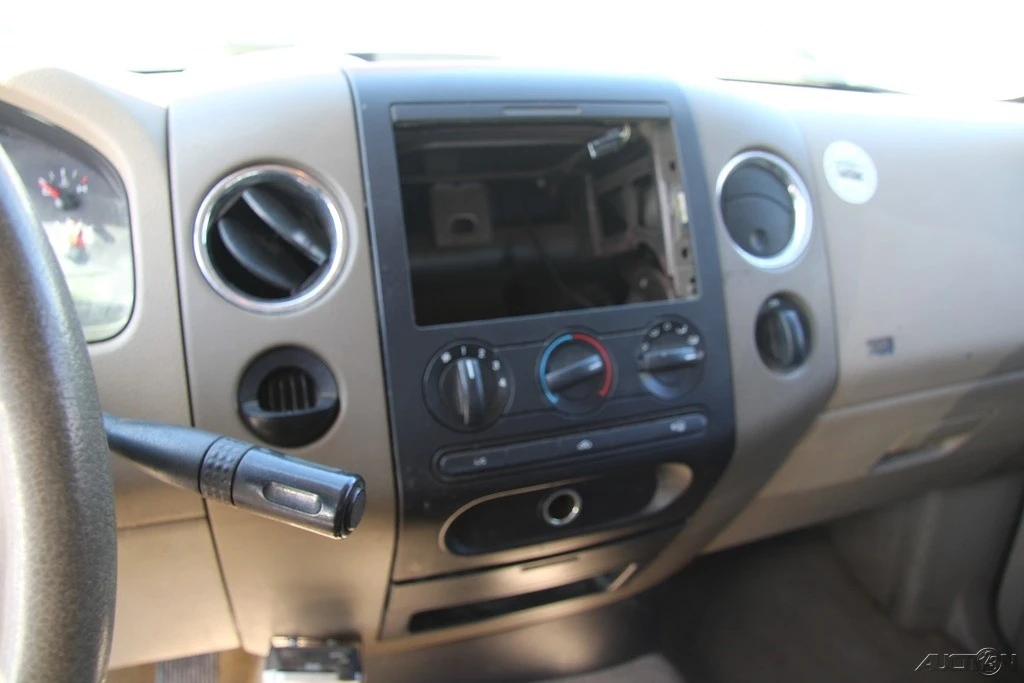 2004 Ford F-150 10th Gen - Image 18 of 21