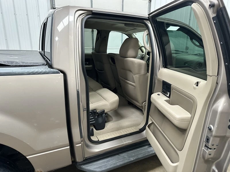 2004 Ford F-Series - Image 17 of 25