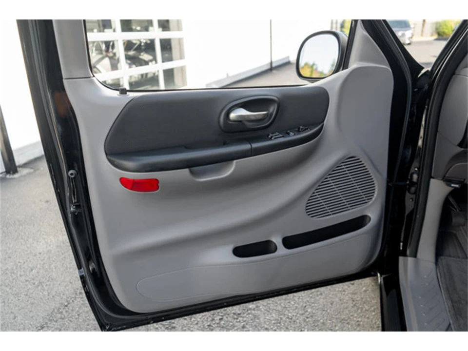2004 Ford F-150 10th Gen - Image 10 of 12