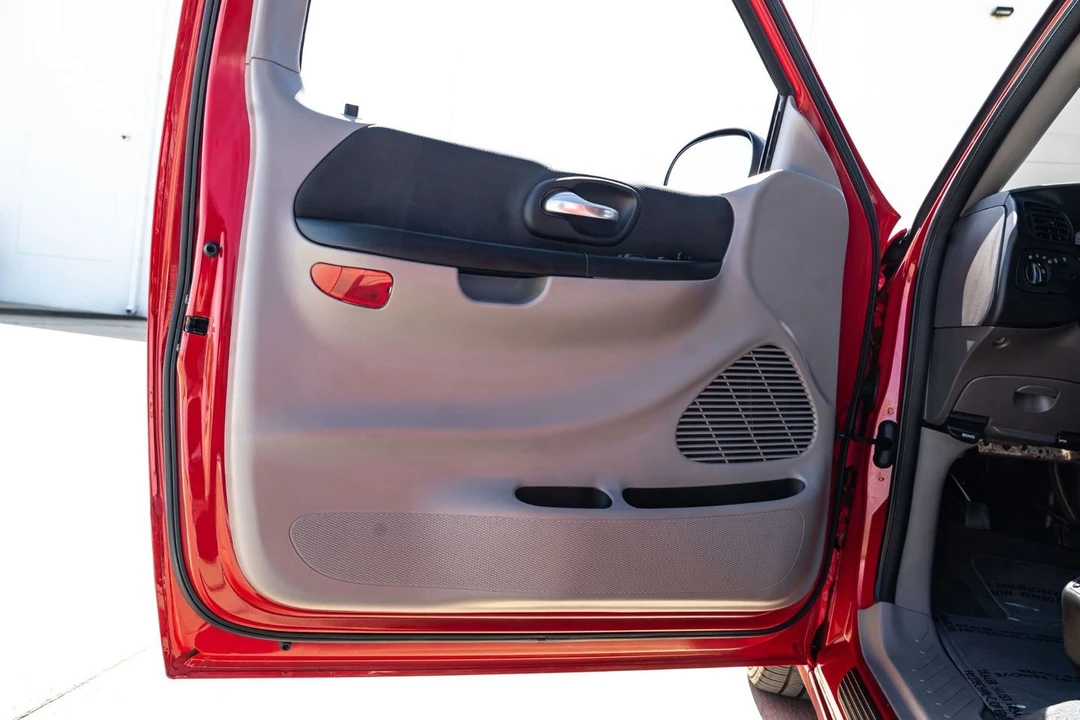 2004 Ford F-150 10th Gen - Image 21 of 31