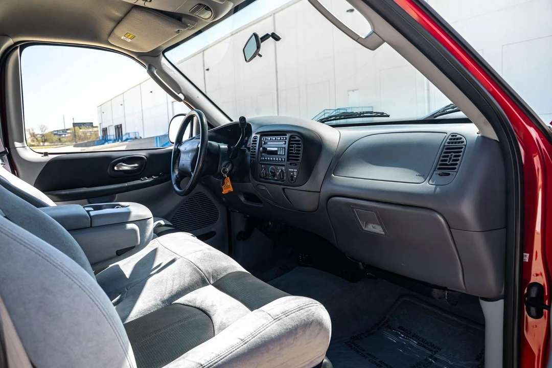2004 Ford F-150 10th Gen - Image 27 of 31