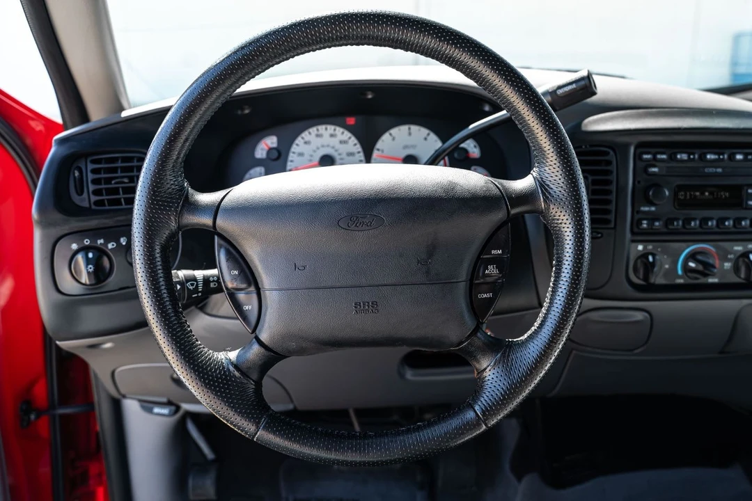 2004 Ford F-150 10th Gen - Image 30 of 31