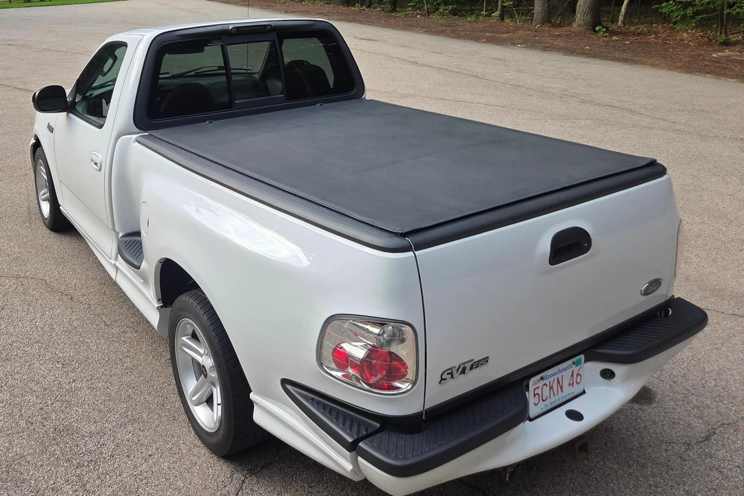 2004 Ford F-150 SVT Lightning 10th Gen - Image 4 of 31