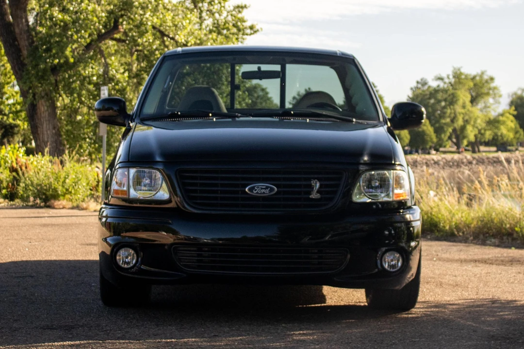 2004 Ford F-150 SVT Lightning 10th Gen - Image 2 of 31