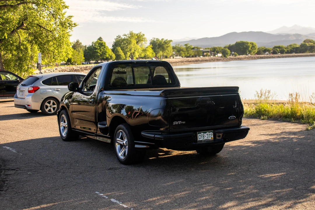 2004 Ford F-150 SVT Lightning 10th Gen - Image 15 of 31