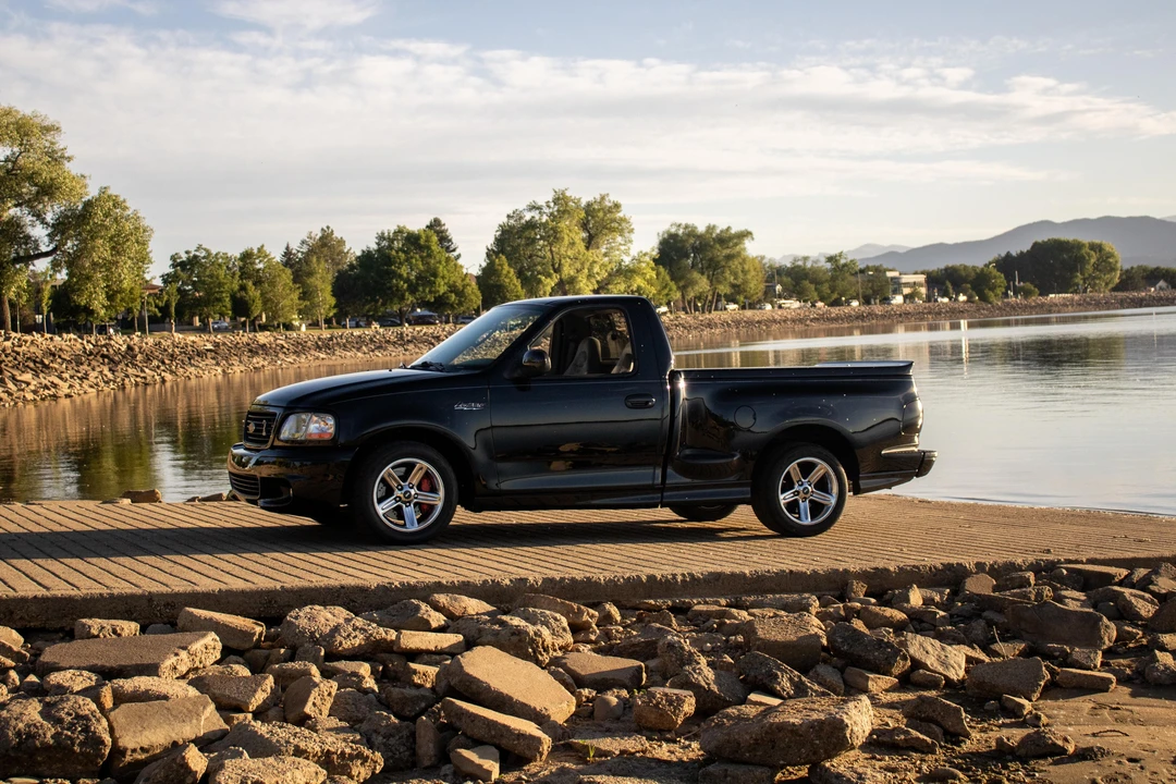 2004 Ford F-150 SVT Lightning 10th Gen - Image 8 of 31