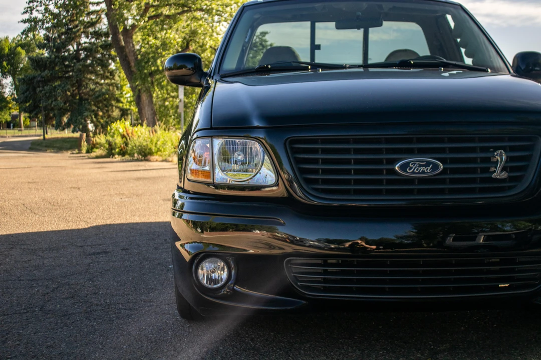 2004 Ford F-150 SVT Lightning 10th Gen - Image 23 of 31