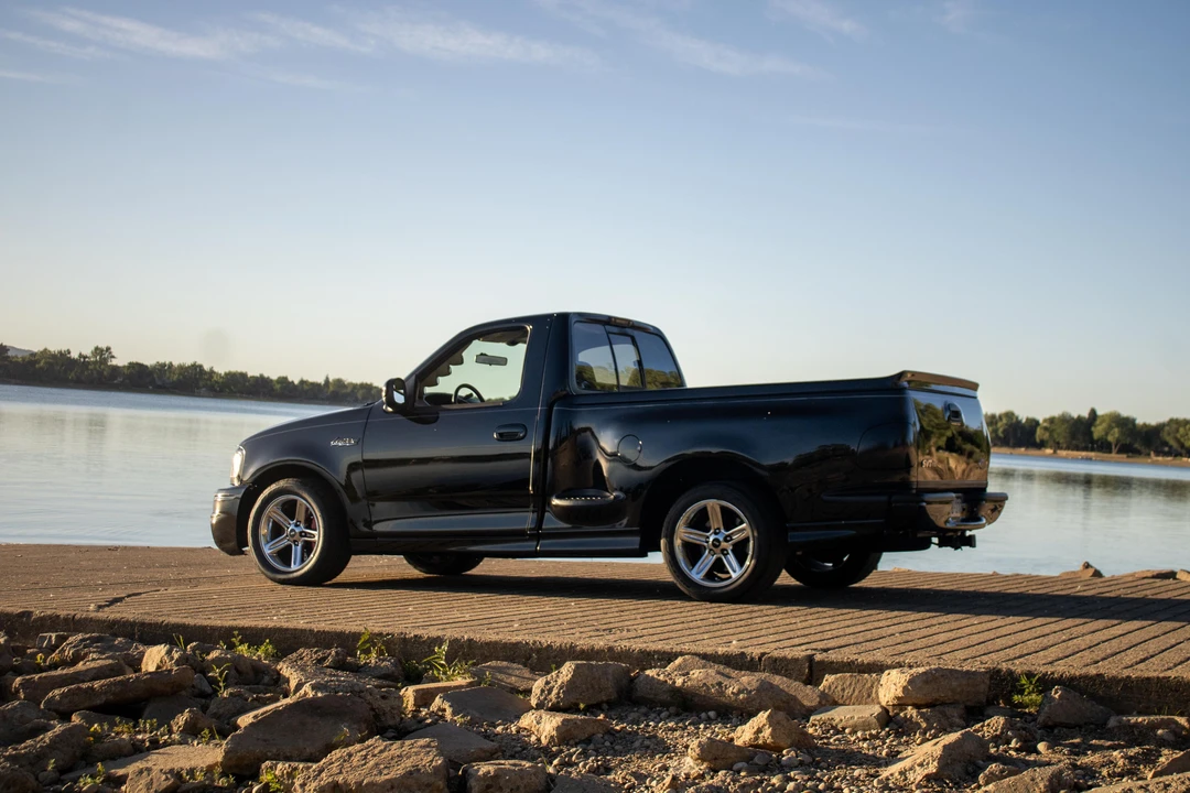 2004 Ford F-150 SVT Lightning 10th Gen - Image 9 of 31