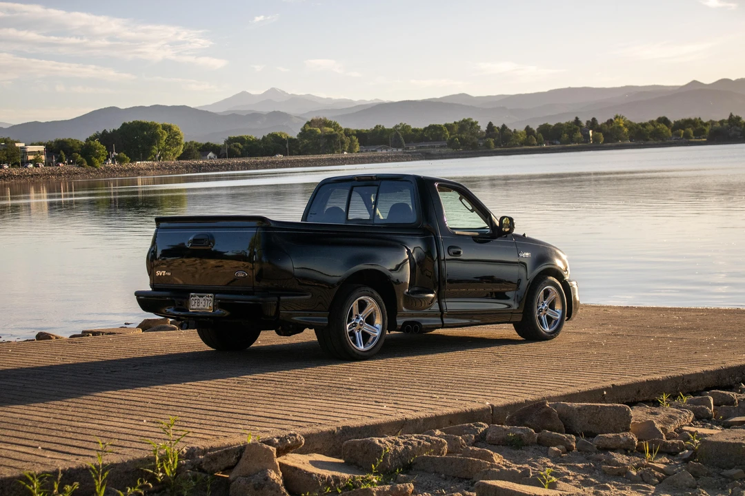 2004 Ford F-150 SVT Lightning 10th Gen - Image 11 of 31