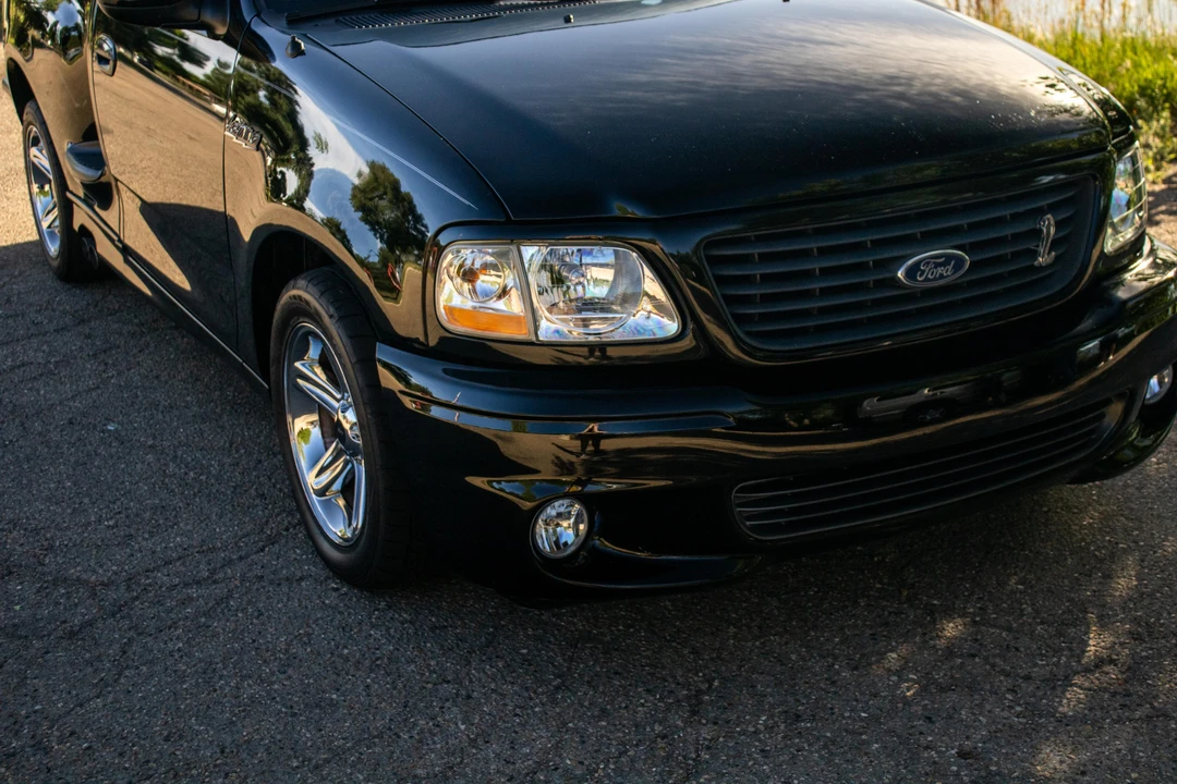 2004 Ford F-150 SVT Lightning 10th Gen - Image 22 of 31