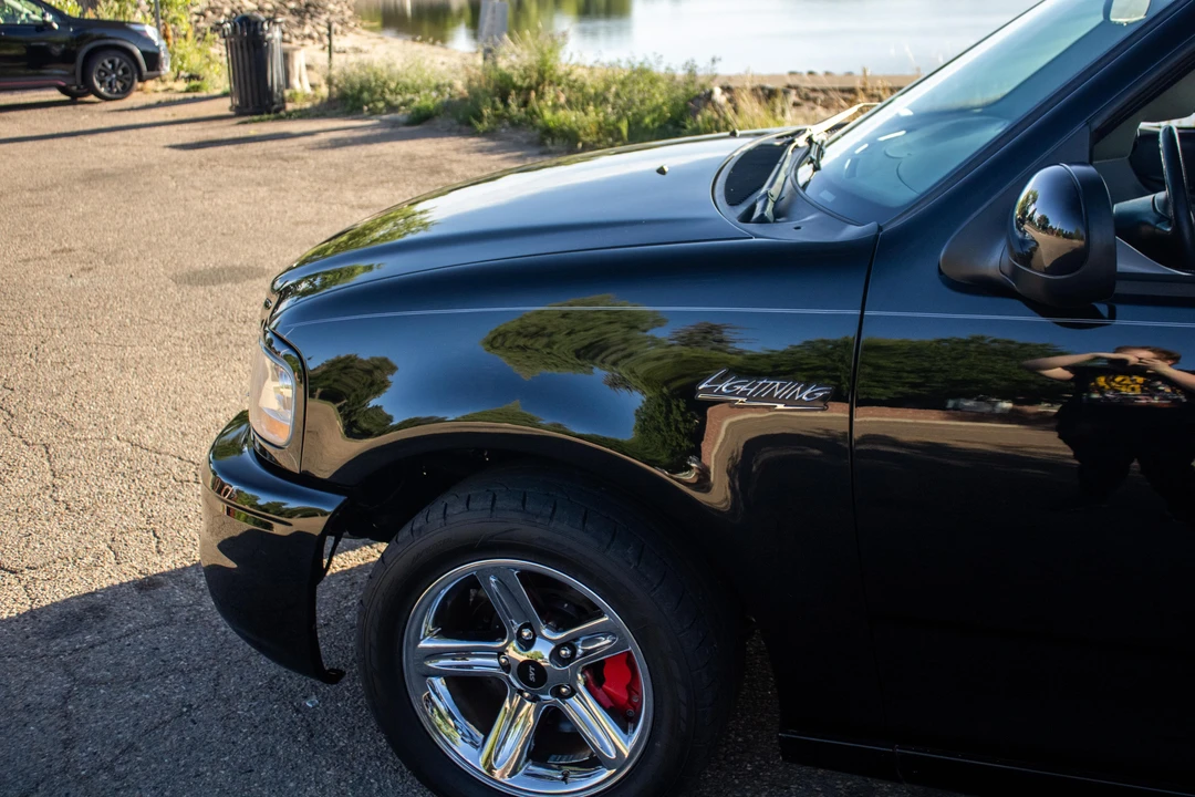 2004 Ford F-150 SVT Lightning 10th Gen - Image 27 of 31