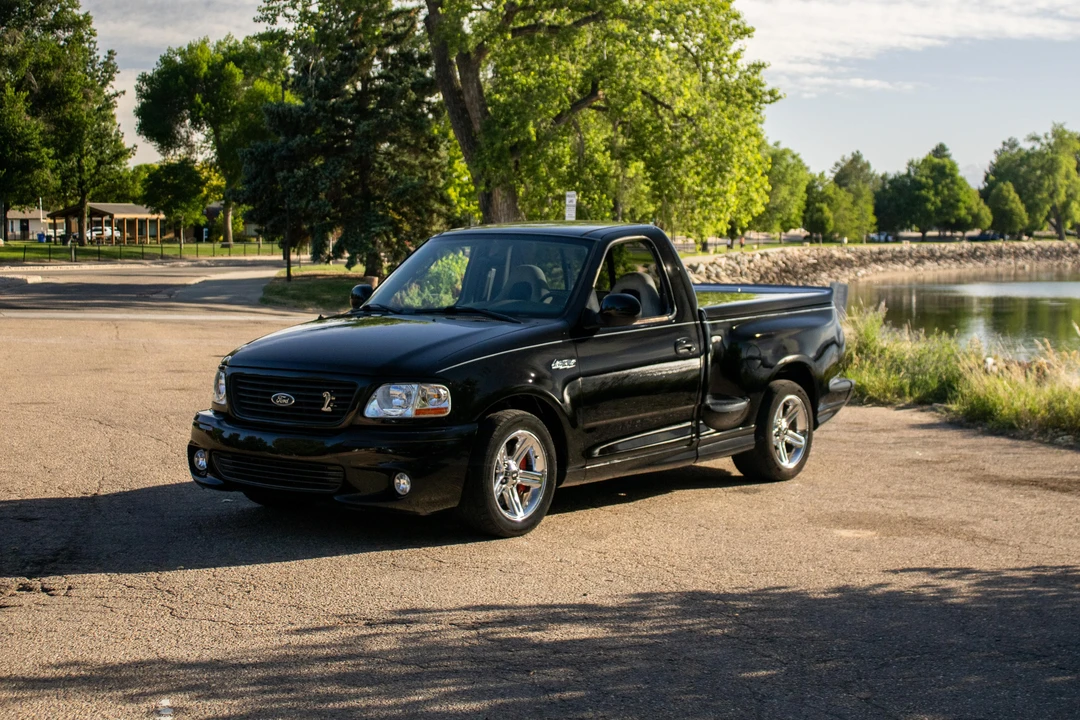 2004 Ford F-150 SVT Lightning 10th Gen - Image 14 of 31
