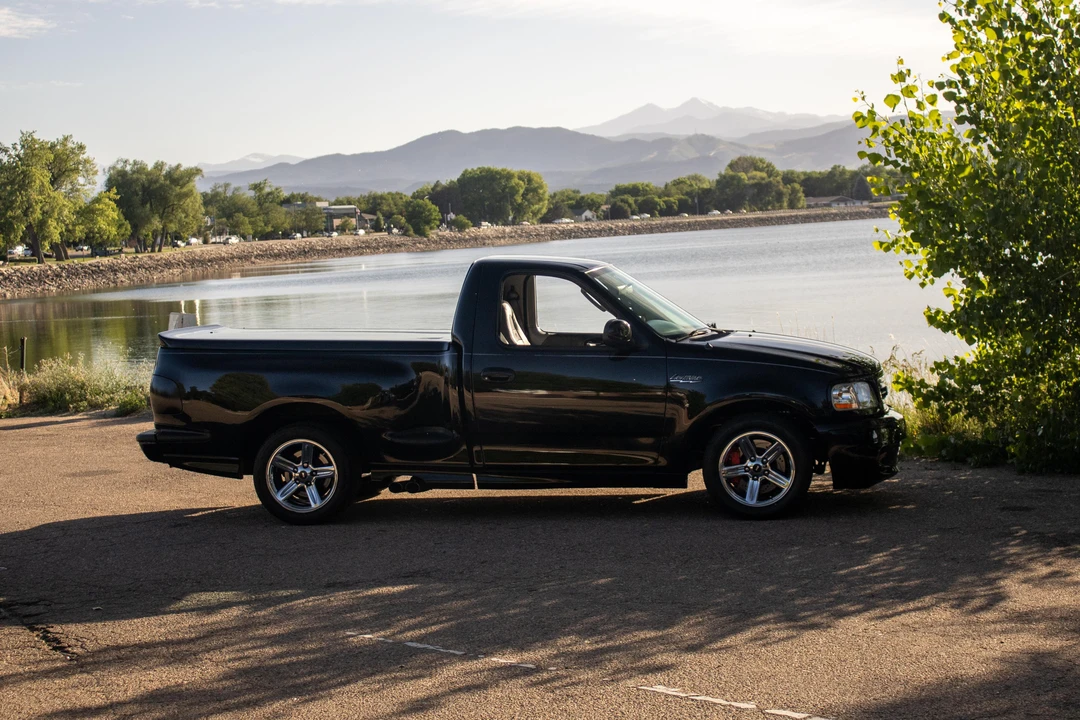 2004 Ford F-150 SVT Lightning 10th Gen - Image 12 of 31