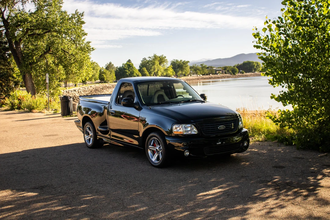2004 Ford F-150 SVT Lightning 10th Gen - Image 19 of 31