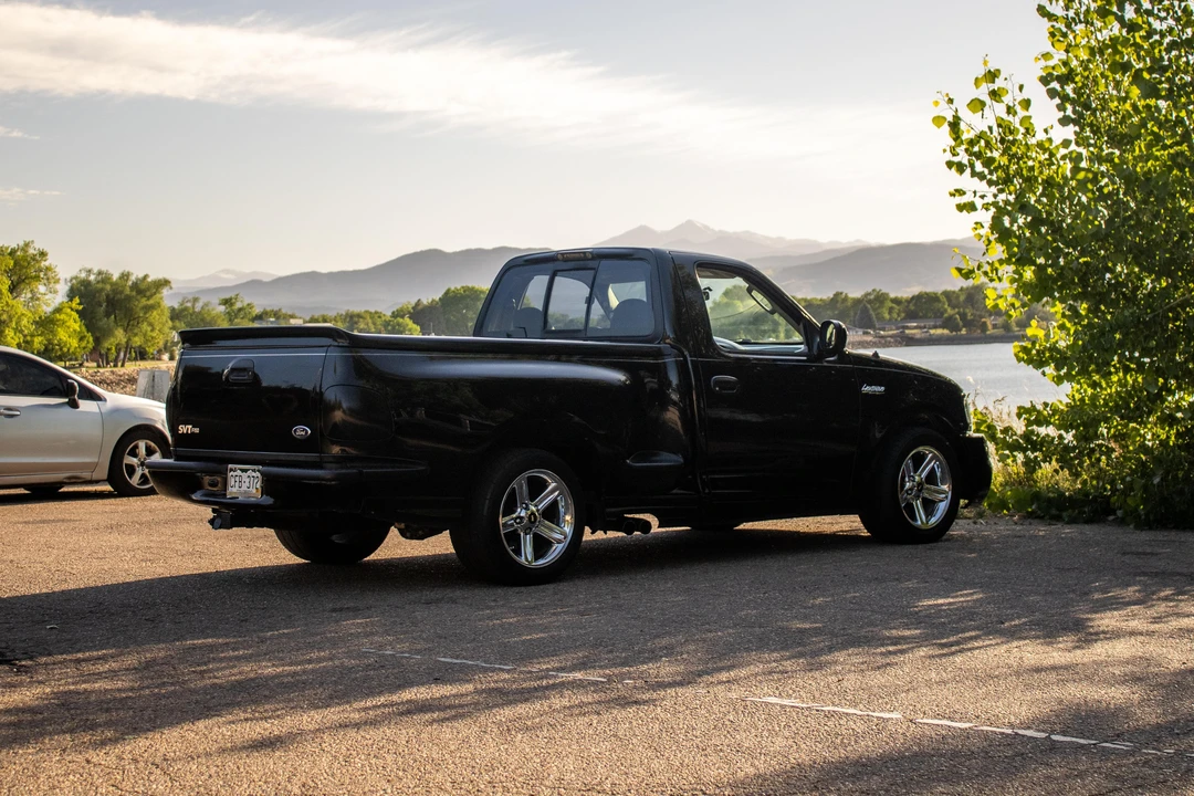 2004 Ford F-150 SVT Lightning 10th Gen - Image 18 of 31