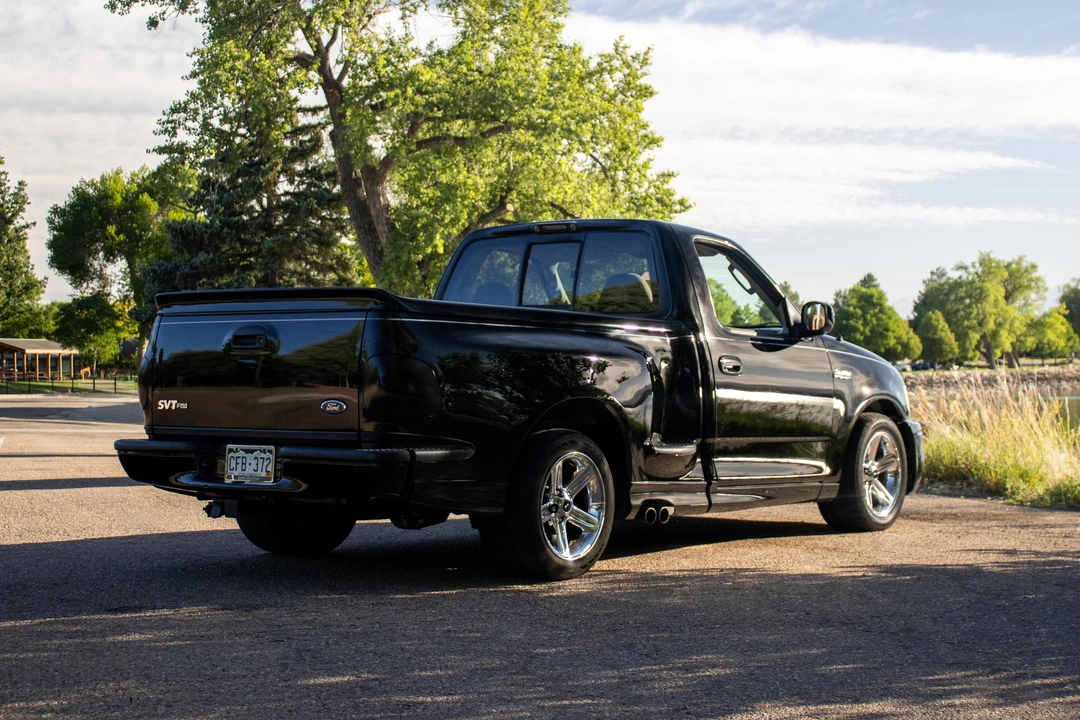 2004 Ford F-150 SVT Lightning 10th Gen - Image 17 of 31