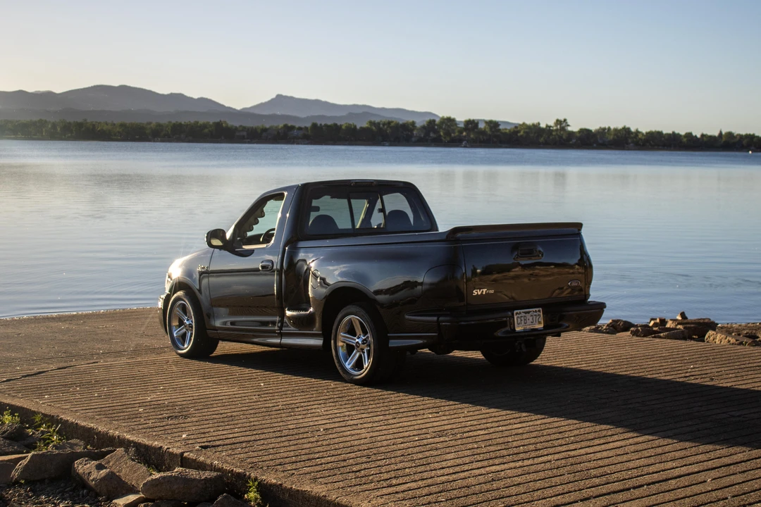2004 Ford F-150 SVT Lightning 10th Gen - Image 10 of 31