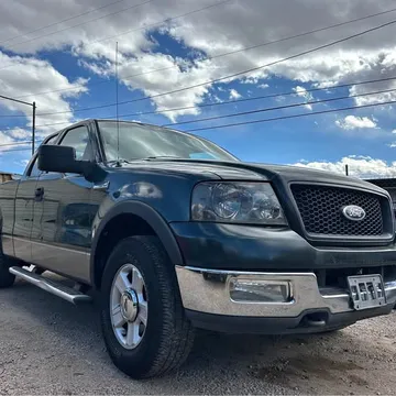 2004 Ford F-150 Short Bed 4D