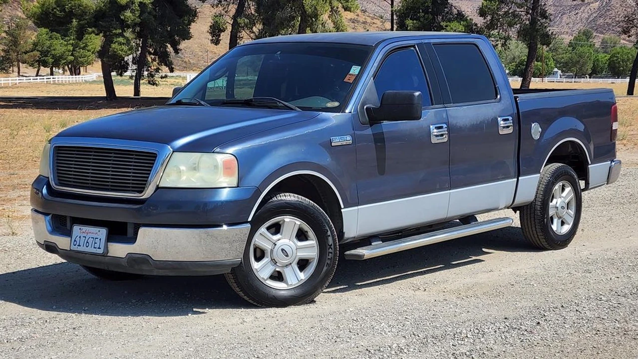 2004 Ford F-Series - Image 2 of 31