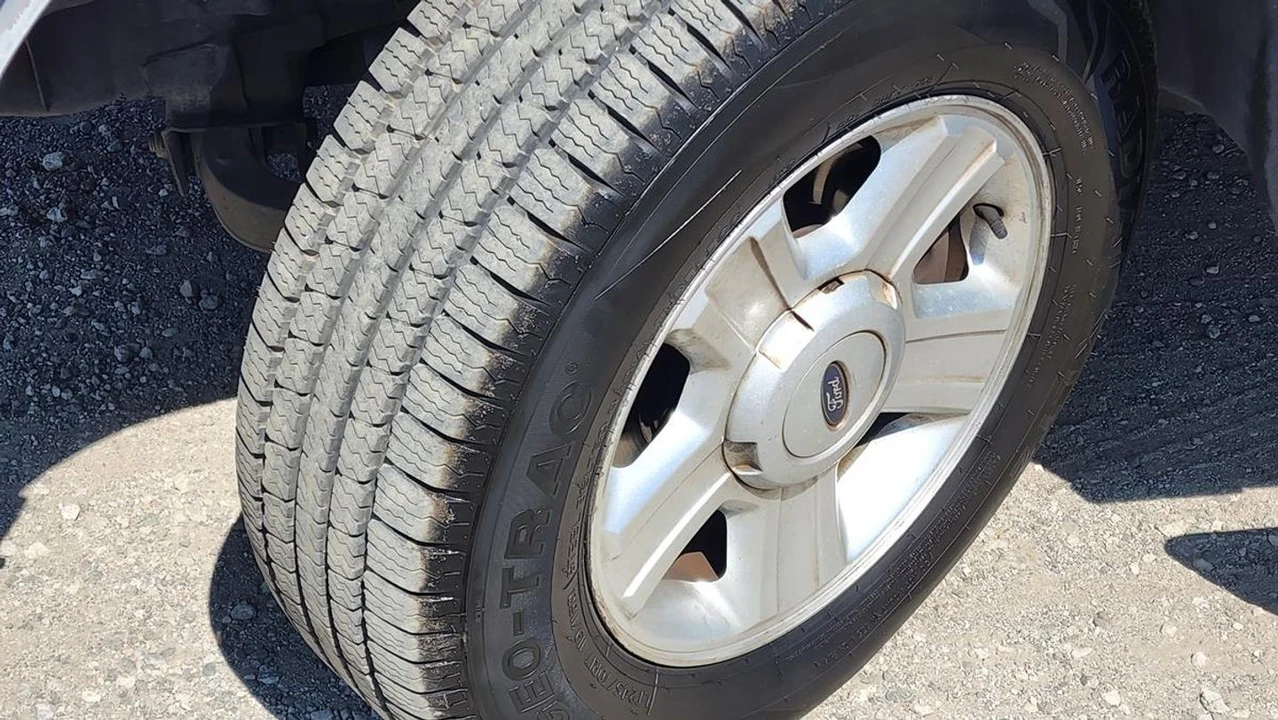 2004 Ford F-Series - Image 27 of 31