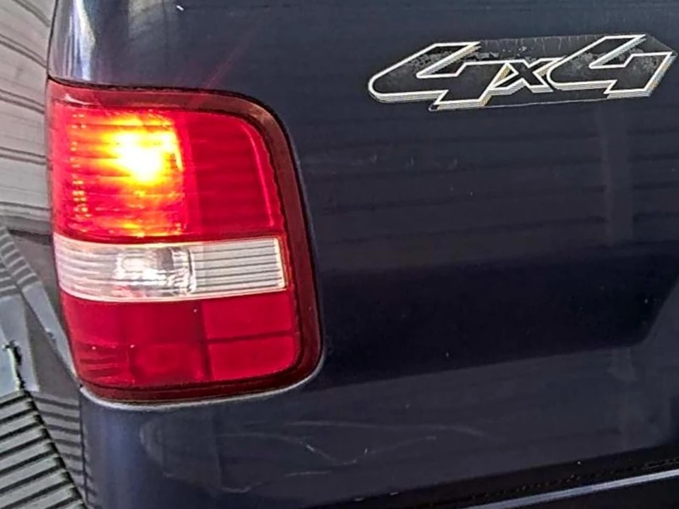 2004 Ford F-150 10th Gen - Image 5 of 10