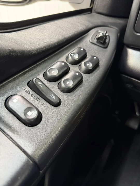 2004 Ford F-Series - Image 17 of 20