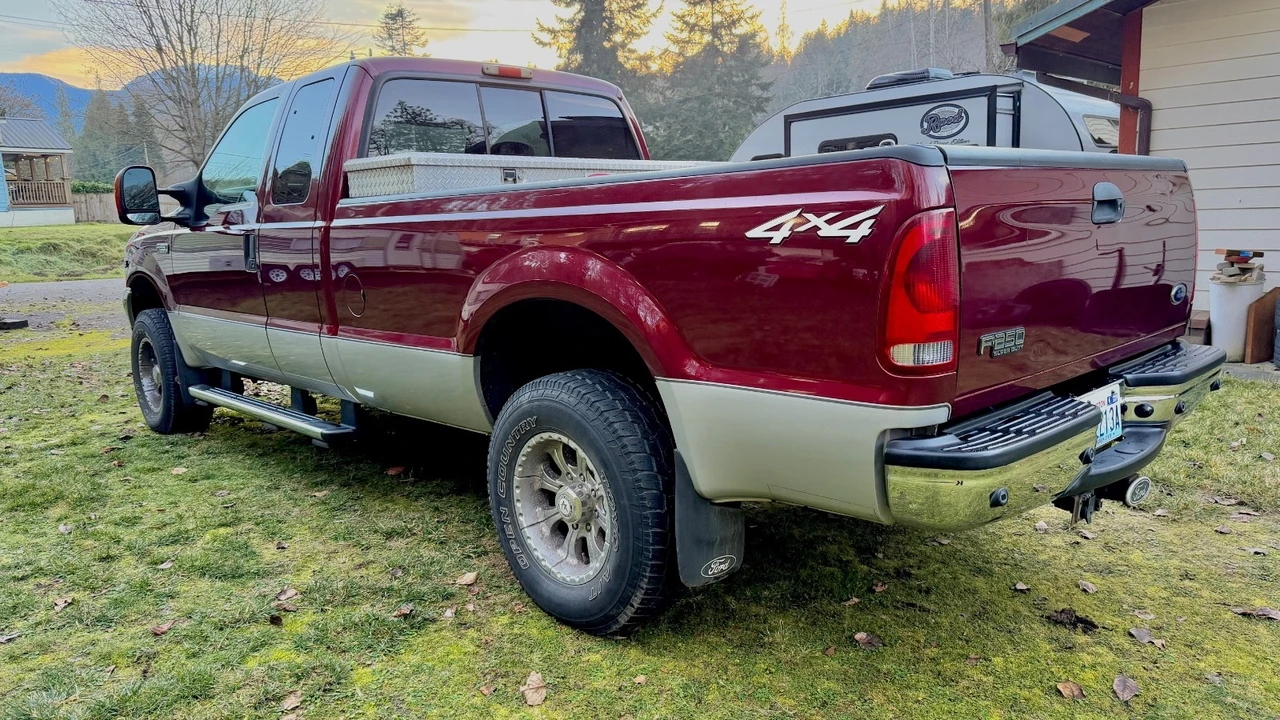 2004 Ford Super Duty 2nd Gen - Image 2 of 21