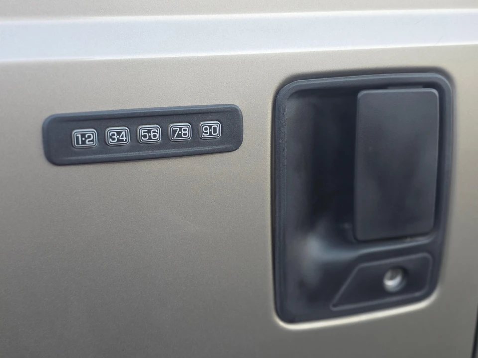 2004 Ford Super Duty 1st Gen - Image 25 of 31
