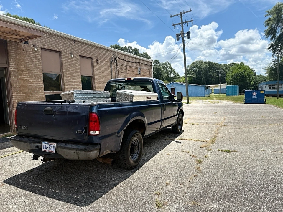2004 Ford - Image 8 of 12